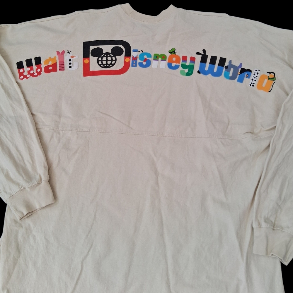 2024 Disney Magic Kingdom Characters Adult Spirit Jersey Size L - Picture 5 of 5